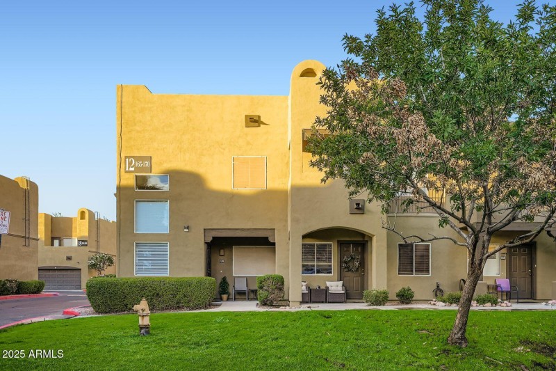 Entrance w/Green Belt