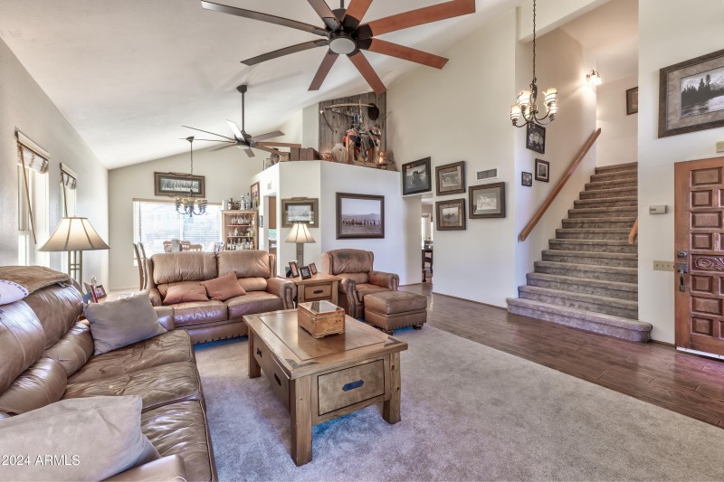 Voltaire Dr Interior - 02