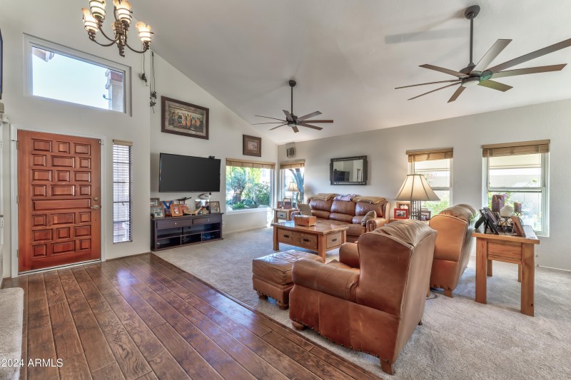 Voltaire Dr Interior - 04