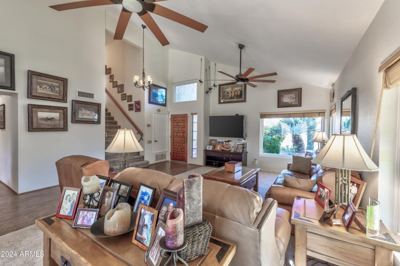 Voltaire Dr Interior - 05