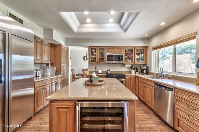 Voltaire Dr Interior - 10