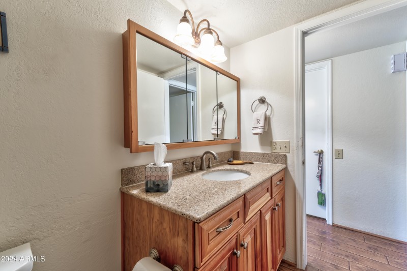 Voltaire Dr Interior - 18