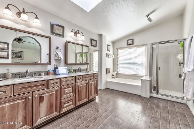 Voltaire Dr Interior - 33