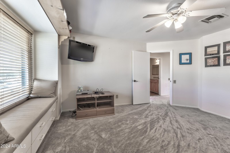 Voltaire Dr Interior - 28