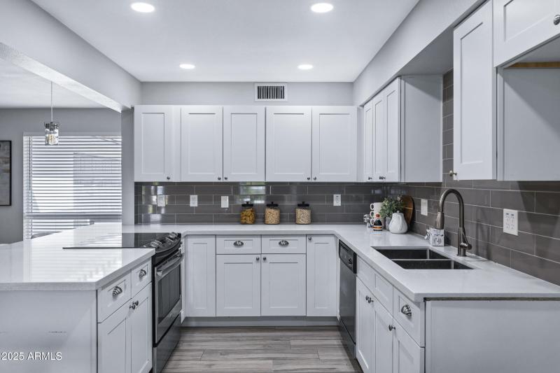 608 S Revolta Cir-12