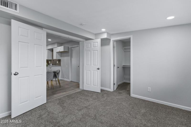 608 S Revolta Cir-19