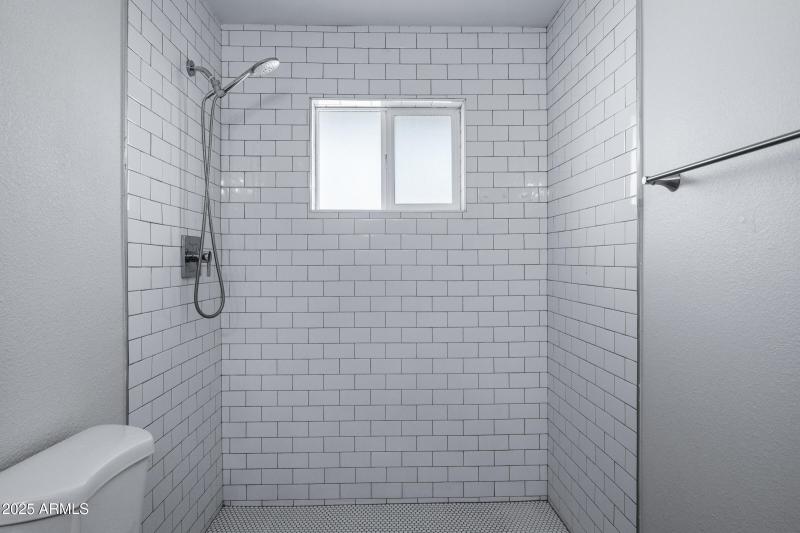 608 S Revolta Cir-25