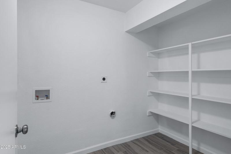 608 S Revolta Cir-35