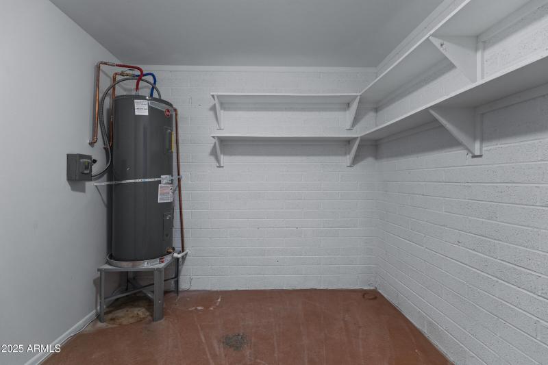 608 S Revolta Cir-37