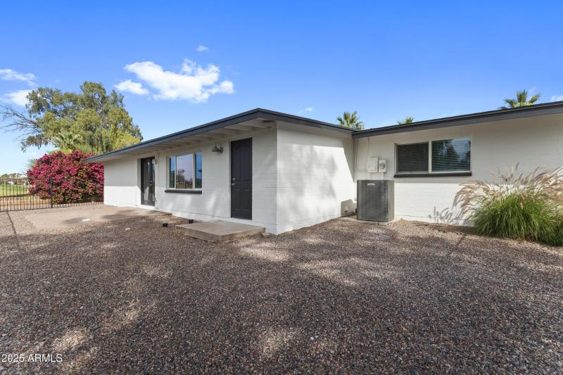 608 S Revolta Cir-40