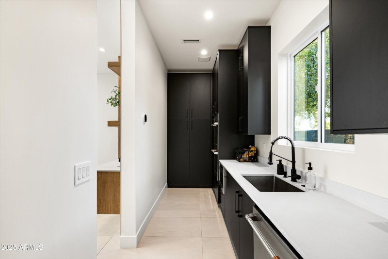 Oversized Butler's Pantry