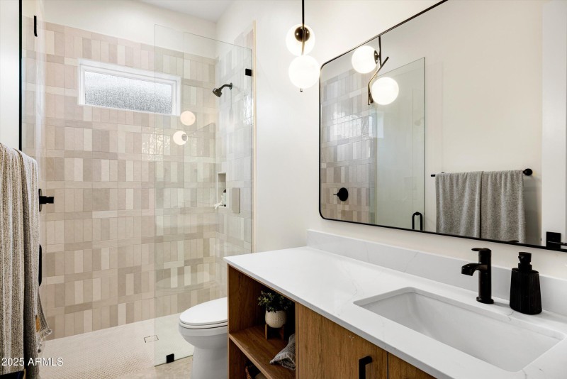 Guest Bed 1 En-Suite Bathroom