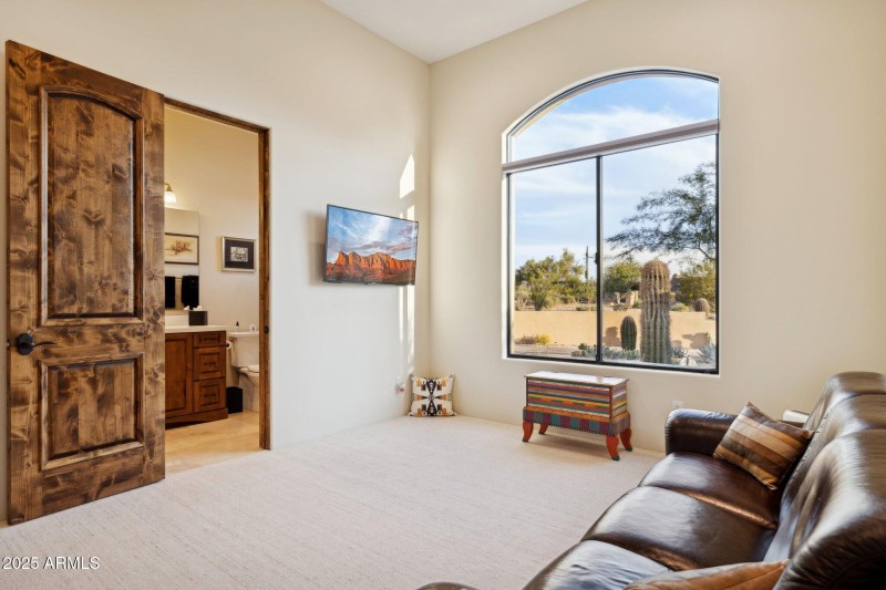 4th ensuite bedroom, w/views