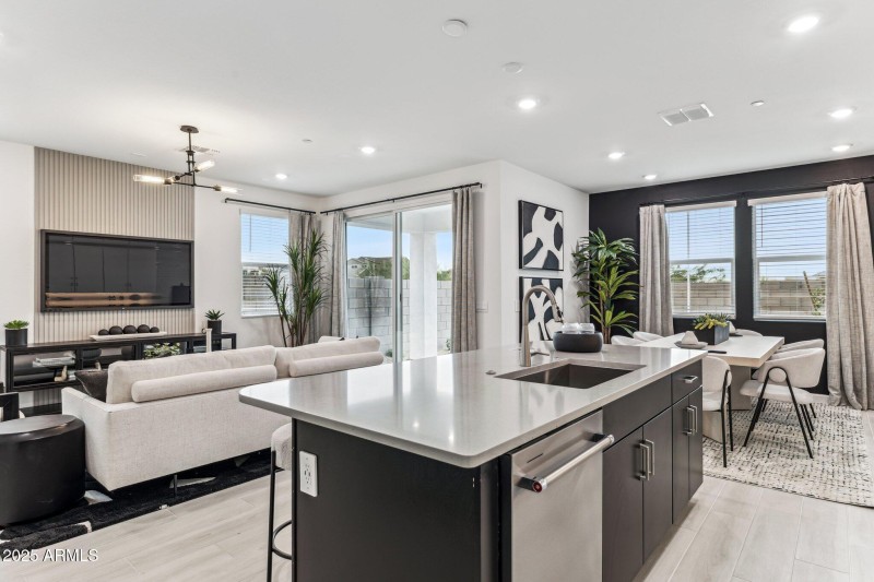 9-web-or-mls-9736-s-11th-st-lot-3-avance