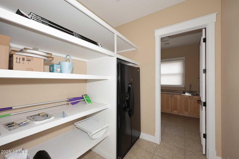 Kitchen-Pantry