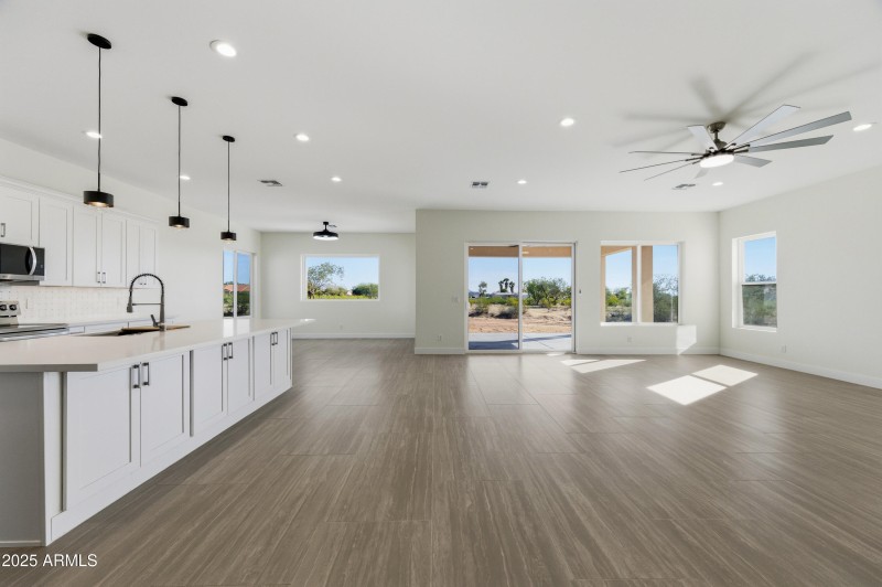 10039 N Burris Rd-116