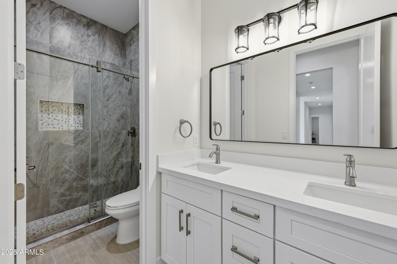 10039 N Burris Rd-136