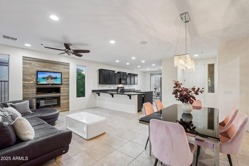 13-web-or-mls-W Rosewood Ln-S1811-011