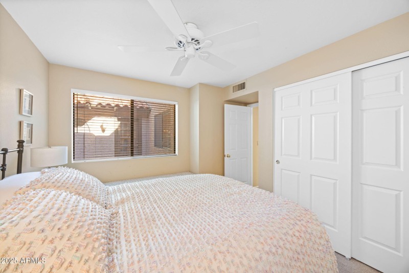 22-web-or-mls-11837-n-40th-pl