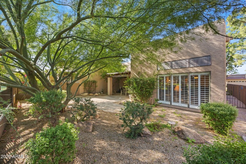 27-web-or-mls-11837-n-40th-pl