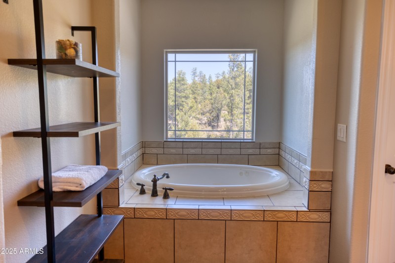 PAX_2495_AuroraHDR2019-edit