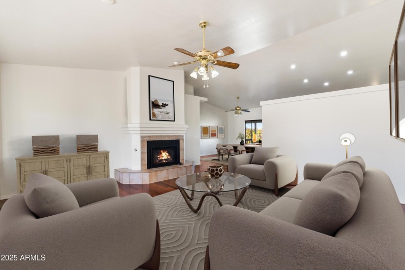 Living room w/furnishings