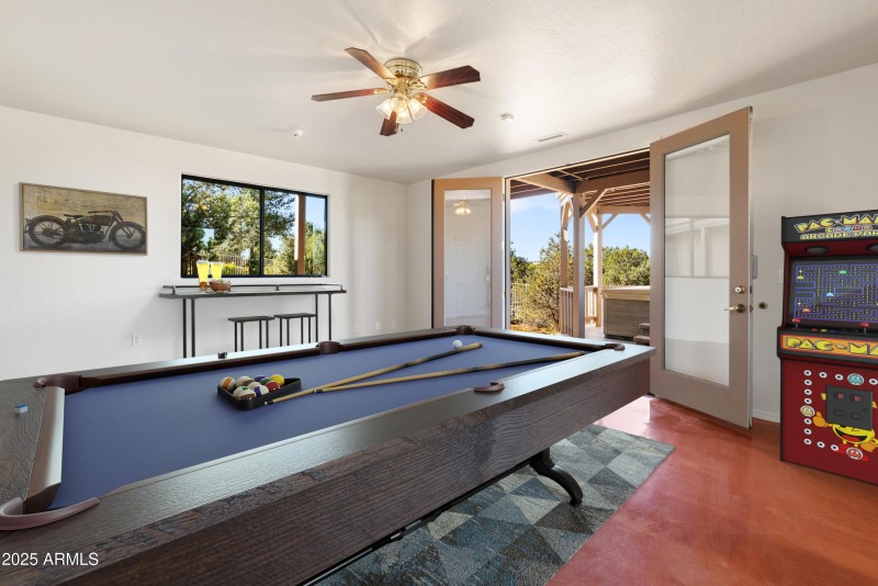 Property_81D7_035_Downstairs_access_to_b