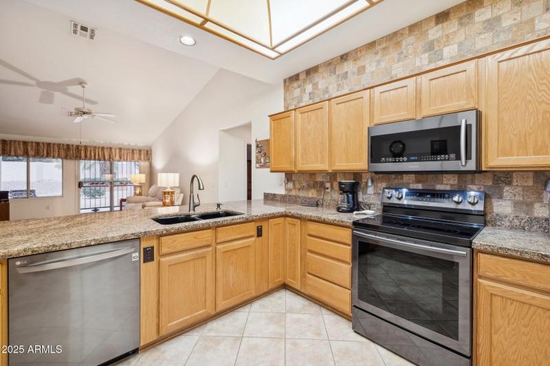 13-web-or-mls-19839-n-109th-ave - Copy