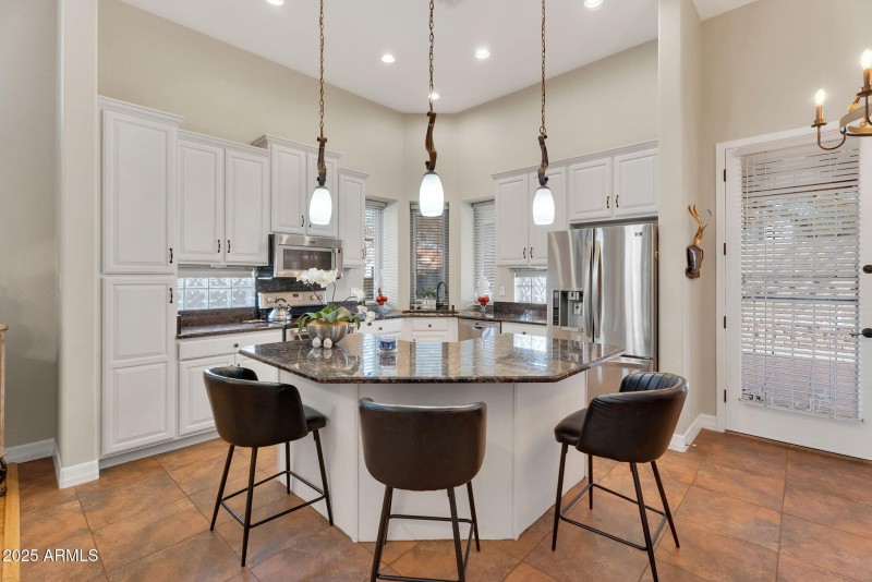 10-web-or-mls-3661 N Katmai - 12