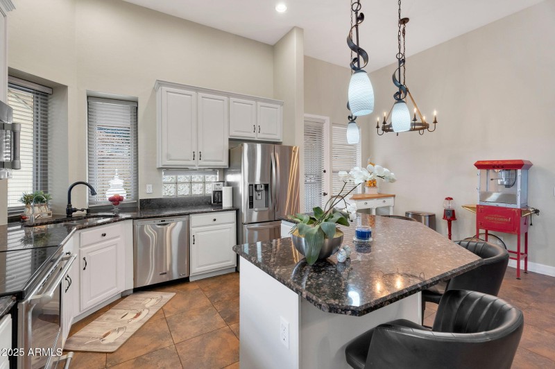 11-web-or-mls-3661 N Katmai - 14