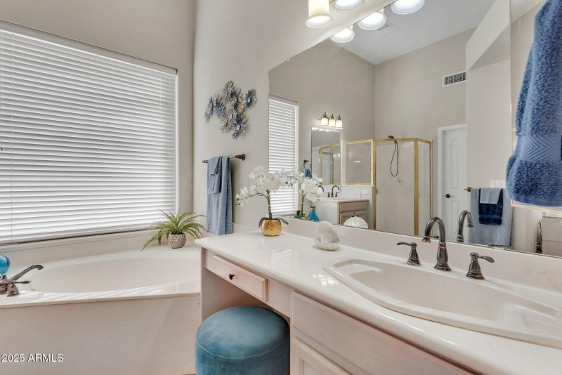 24-web-or-mls-3661 N Katmai - 24