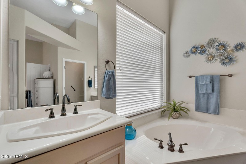 26-web-or-mls-3661 N Katmai - 26