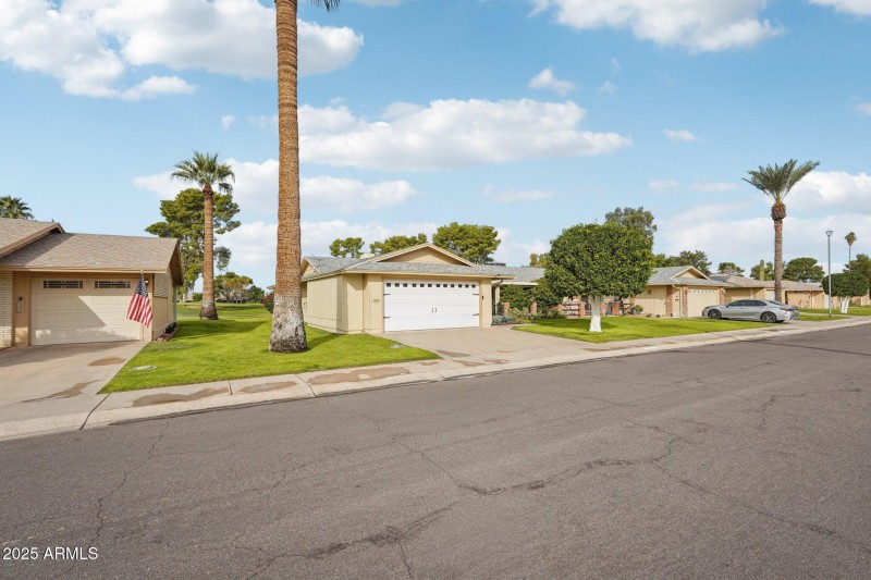 2-web-or-mls-N 109th Dr-S1611-002