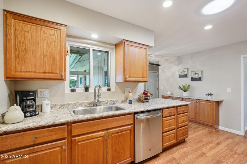 20-web-or-mls-N 109th Dr-S1611-020