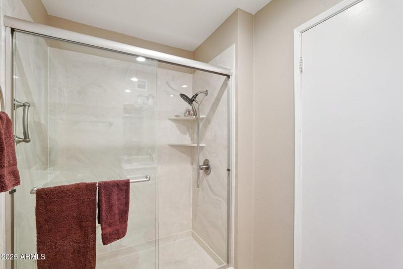 35-web-or-mls-N 109th Dr-S1611-035