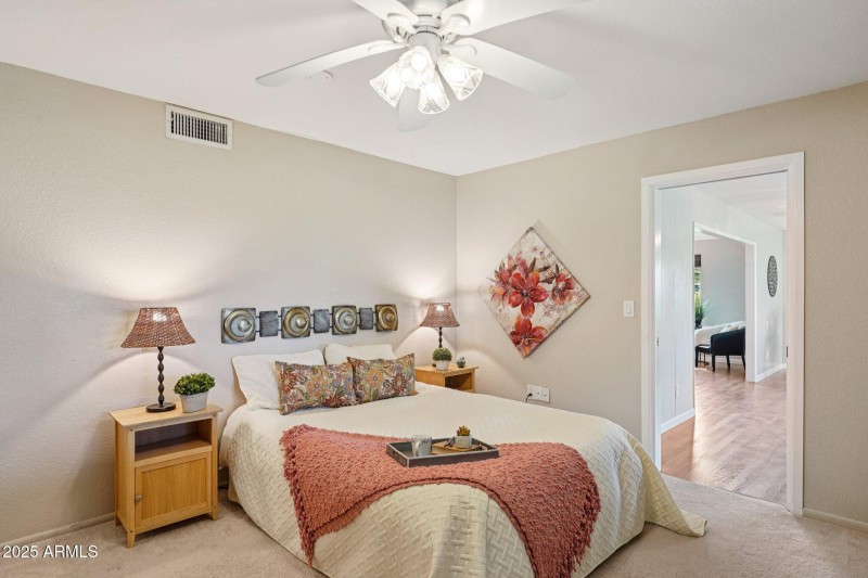 42-web-or-mls-N 109th Dr-S1611-042