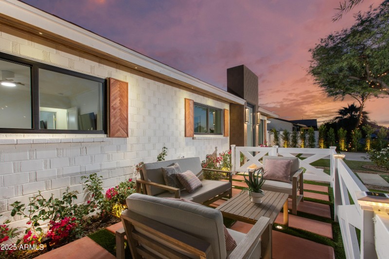 FRONT COURTYARD PATIO