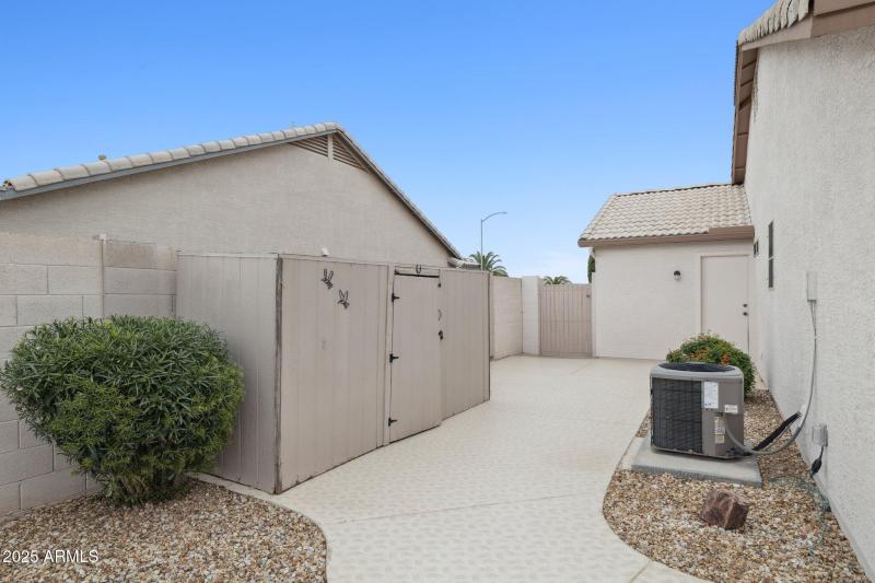 30-web-or-mls-19839-n-109th-ave