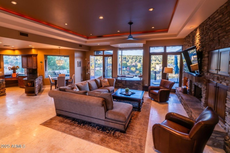 WR Great room to window views