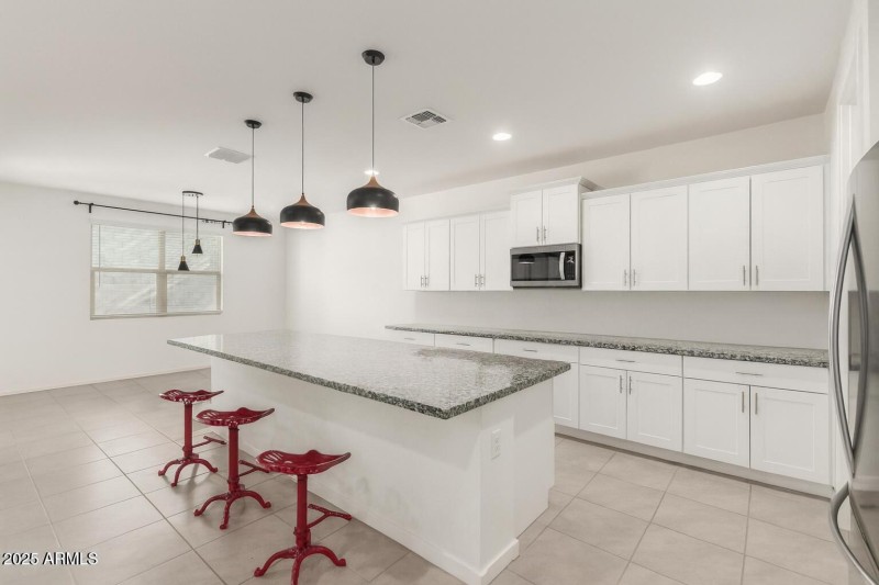 F807F00C-51A3-4970-8E10-B0A7D3B94F7C