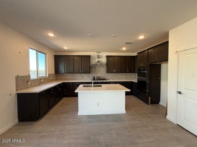 SR35 - Lot 94 Kitchen