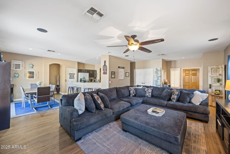 6-web-or-mls-12830-w-fairmount-ave