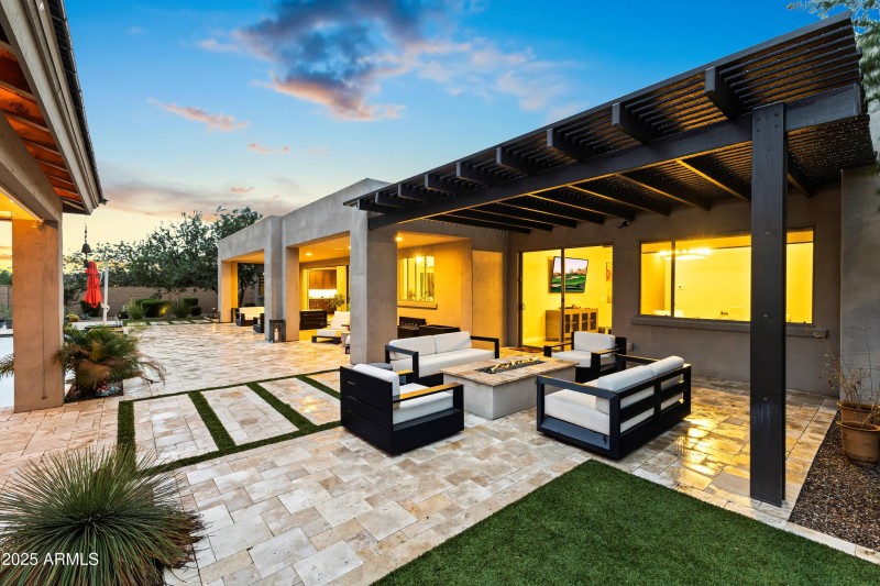 Extensive covered patio