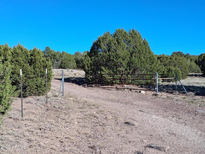 28 COUNTY ROAD N8171