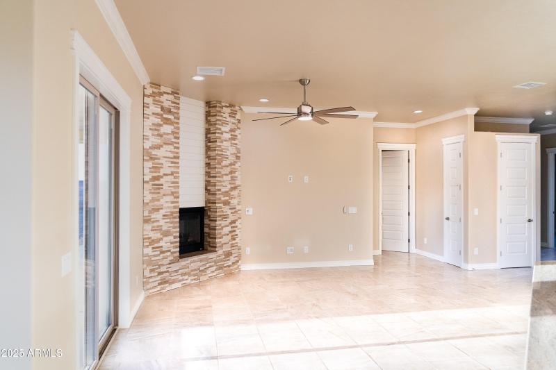 20251116-20251105-4224_CrapeMyrtleCt_202