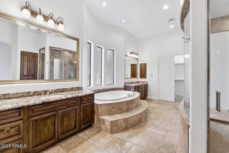 Master with Separate Vanities