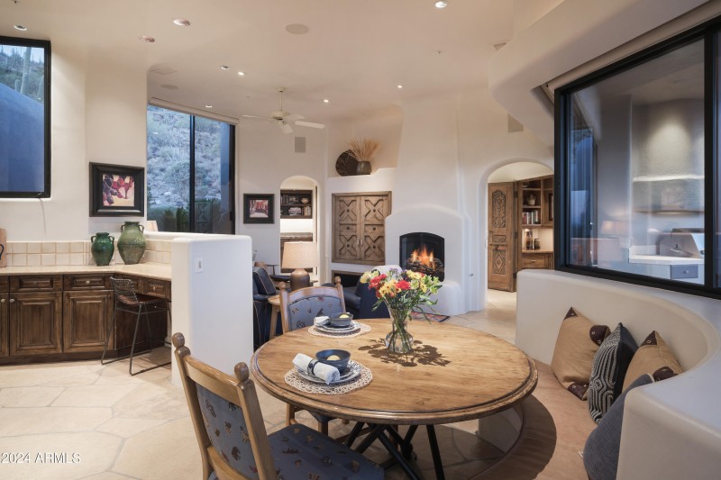 Breakfast nook / family room