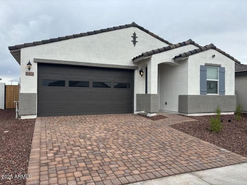 24656 W CHAMBERS Street