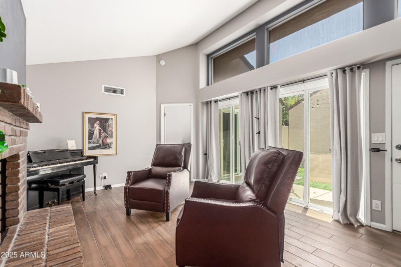 689c56_04 - Southern