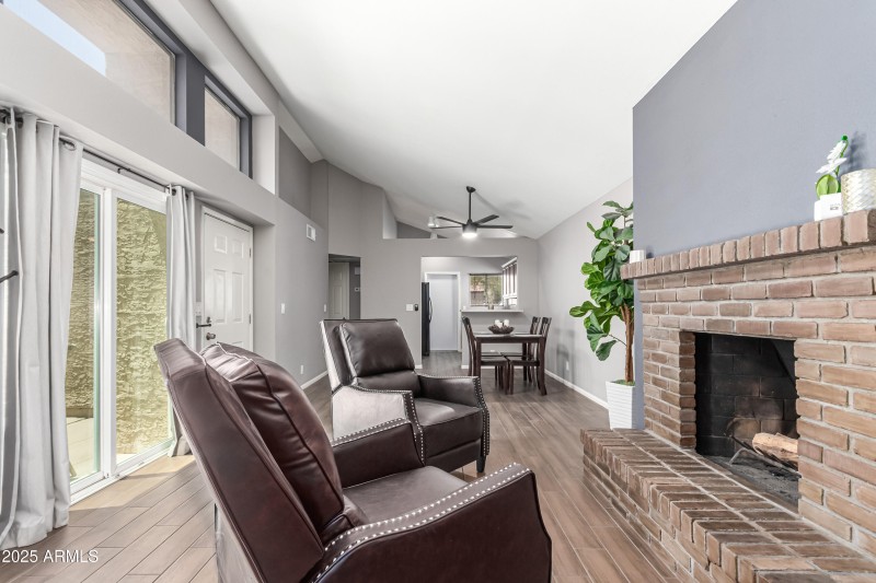 689c56_05 - Southern